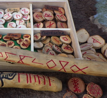 Aven <br>die Runenritzerin